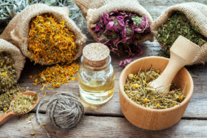 Lire la suite à propos de l’article Journée sur l’aromathérapie au domaine de Romécourt : utiliser les huiles essentielles à bon escient et en toute sécurité