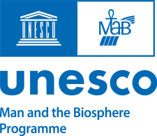 Logo du programme Man and the Biosphere (MAB) de l'UNESCO, dédié à la conservation de la biodiversité et au développement durable. Château de Romécourt